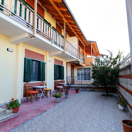 Casa La Pieve Bed and Breakfast Μπεράτ Εξωτερικό φωτογραφία