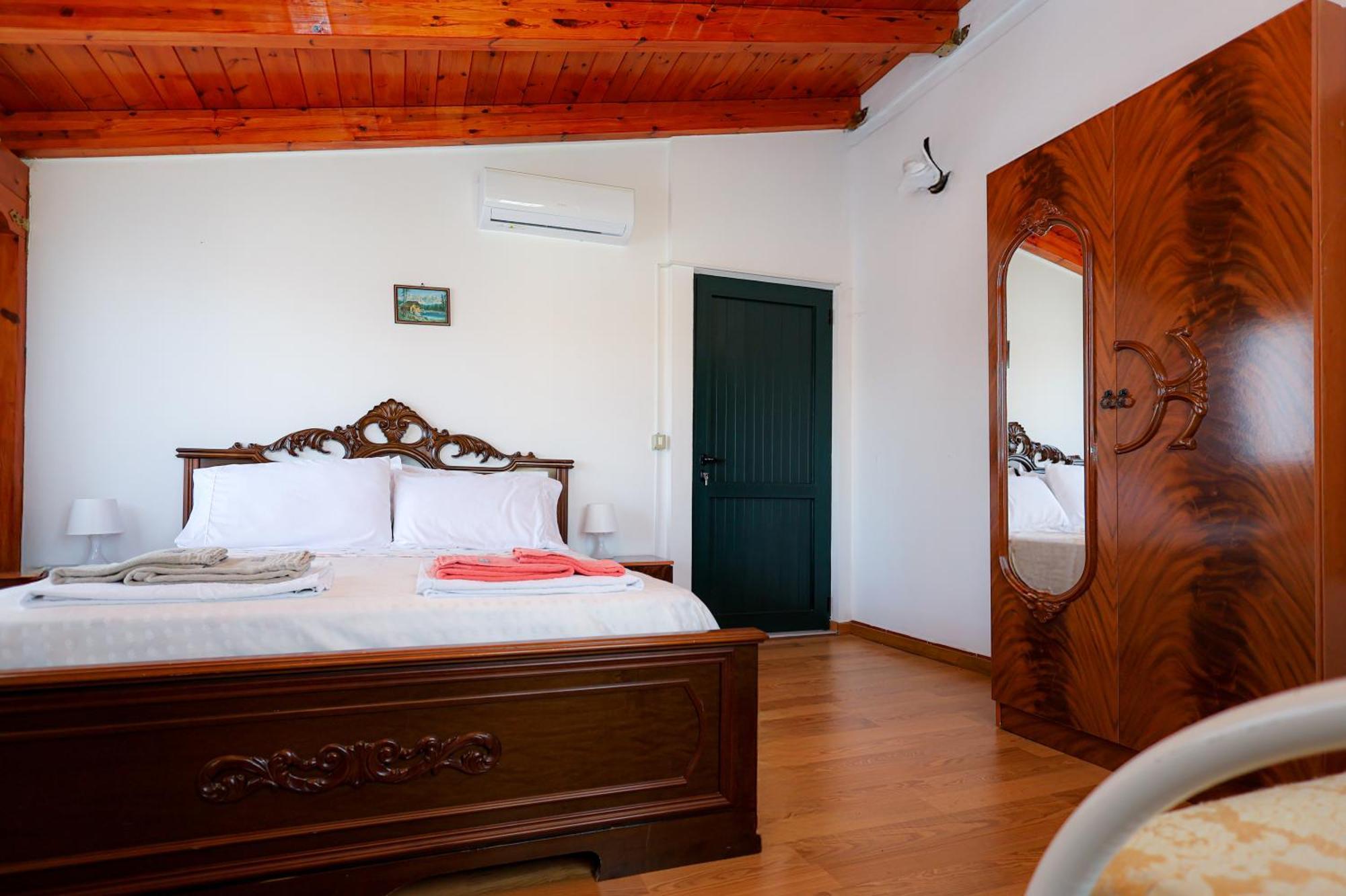Casa La Pieve Bed and Breakfast Μπεράτ Εξωτερικό φωτογραφία