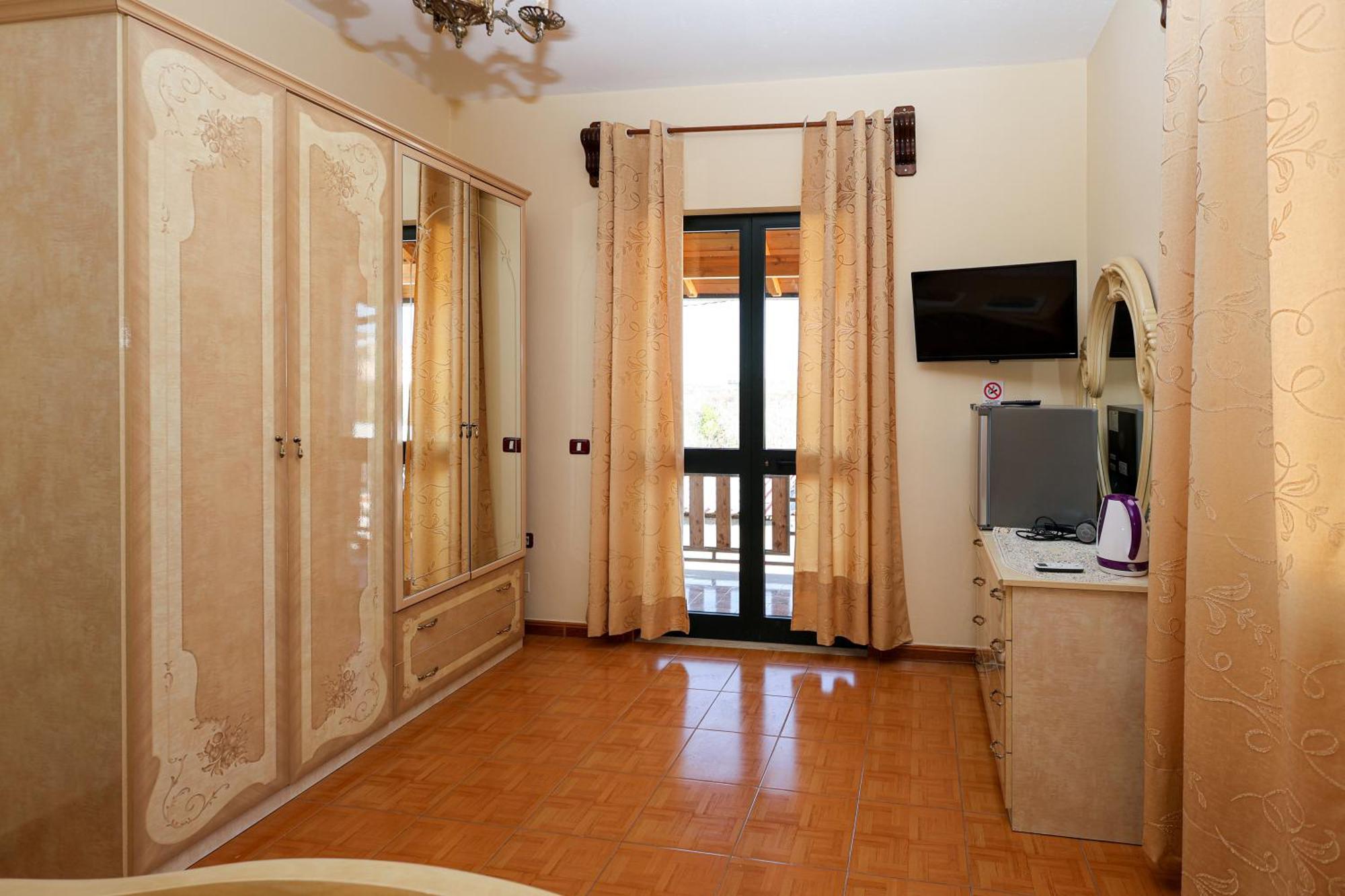 Casa La Pieve Bed and Breakfast Μπεράτ Εξωτερικό φωτογραφία