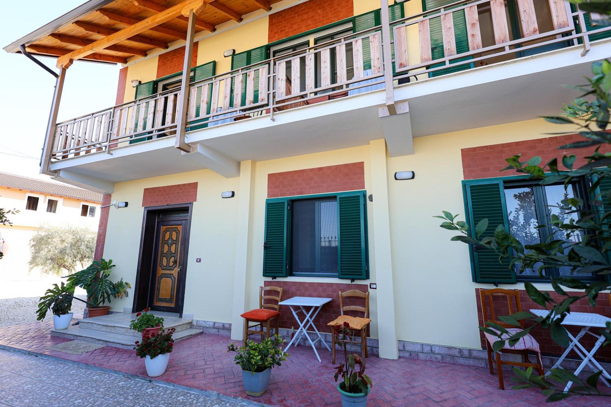 Casa La Pieve Bed and Breakfast Μπεράτ Εξωτερικό φωτογραφία