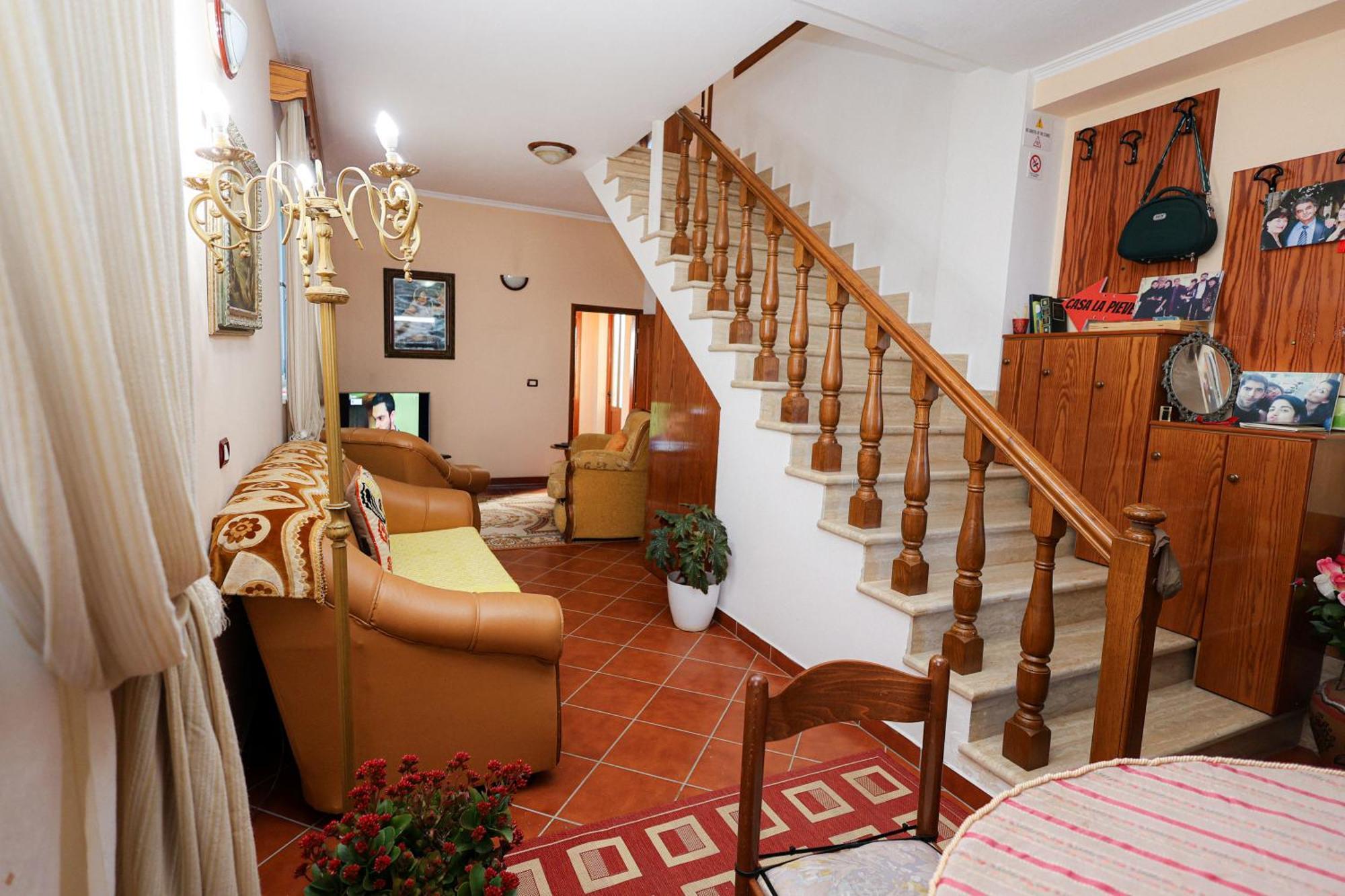 Casa La Pieve Bed and Breakfast Μπεράτ Εξωτερικό φωτογραφία