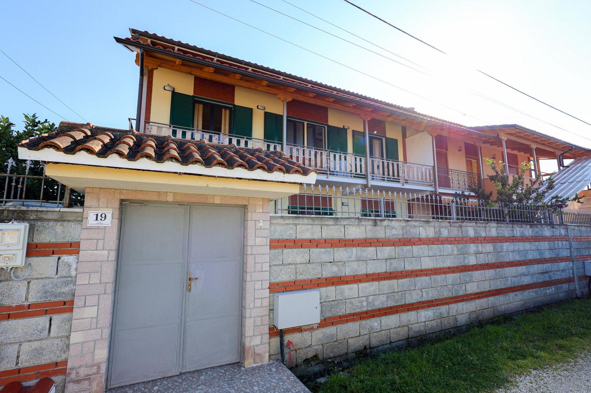 Casa La Pieve Bed and Breakfast Μπεράτ Εξωτερικό φωτογραφία