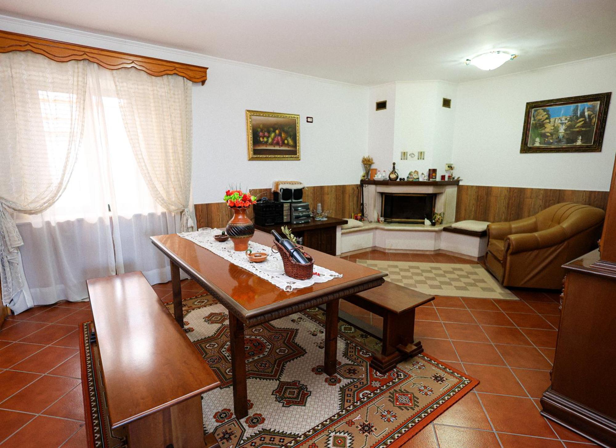 Casa La Pieve Bed and Breakfast Μπεράτ Εξωτερικό φωτογραφία